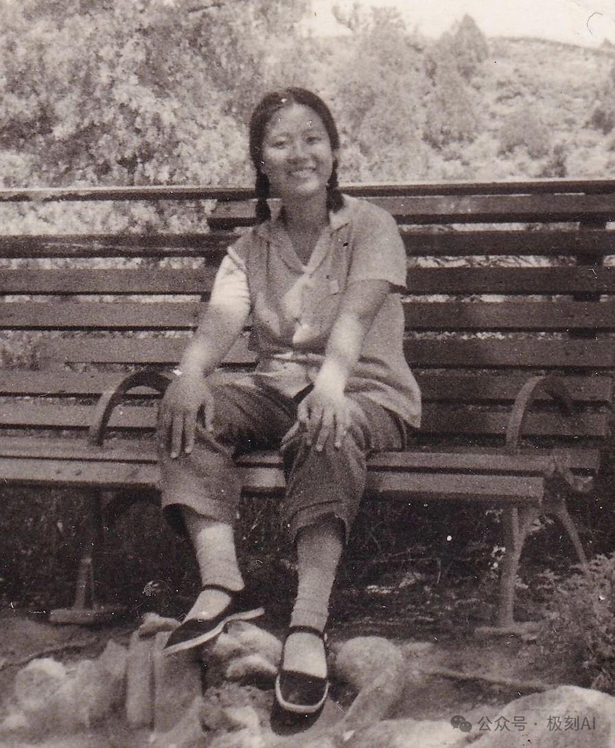 Nanobanana Pro 实测：这套 JSON 指令，把老照片修复拉到了 8K 电影级