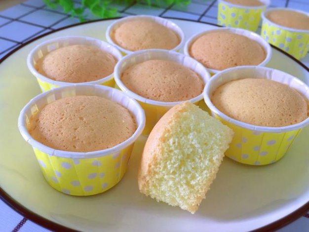 吴琼杯子蛋糕 技术配方、实体教程